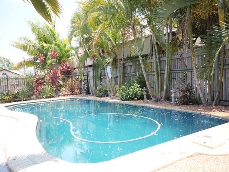 16 Heather Avenue, Rasmussen QLD 4815