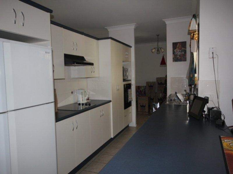 16 Heather Avenue, Rasmussen QLD 4815