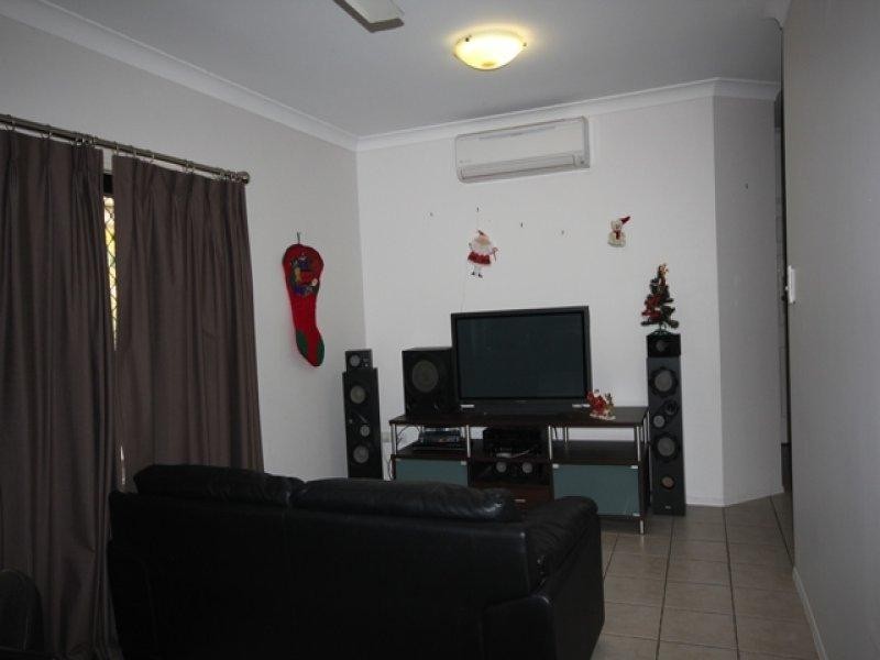 16 Heather Avenue, Rasmussen QLD 4815