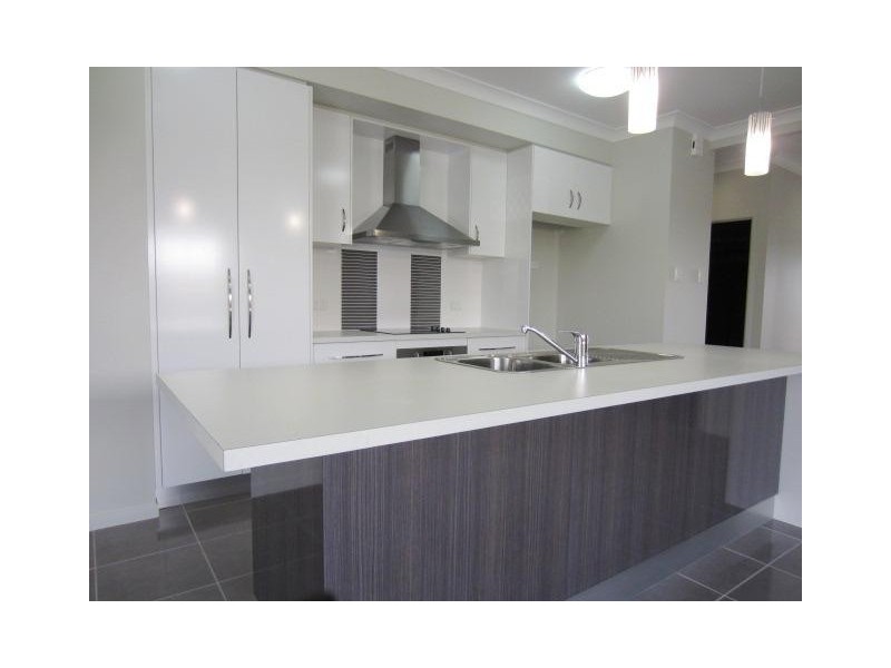 11 Laysan Street, Burdell QLD 4818