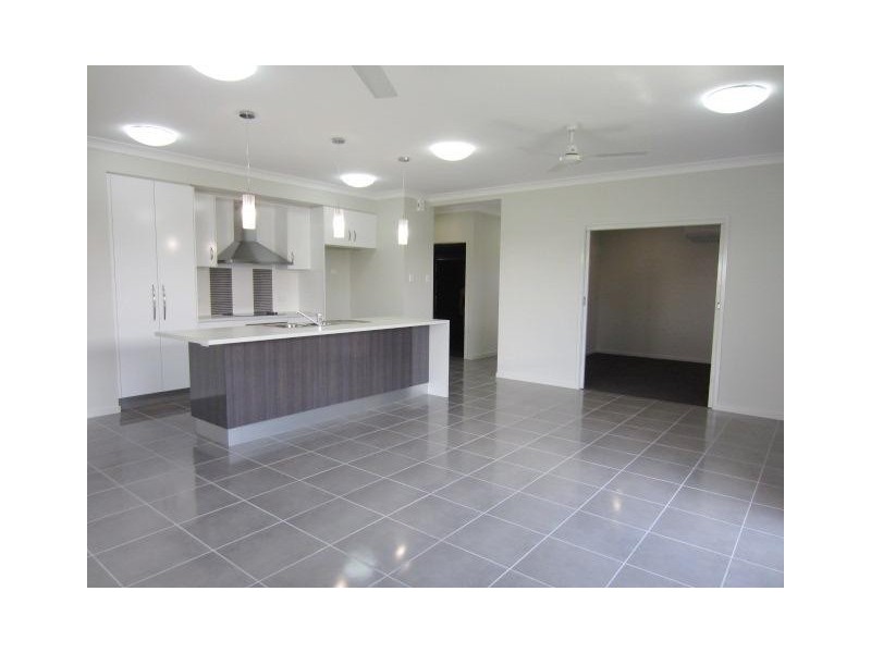 11 Laysan Street, Burdell QLD 4818