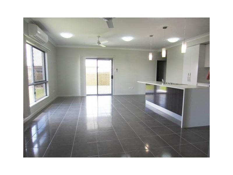 11 Laysan Street, Burdell QLD 4818