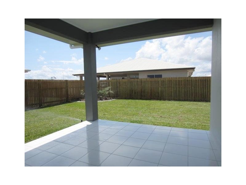 11 Laysan Street, Burdell QLD 4818