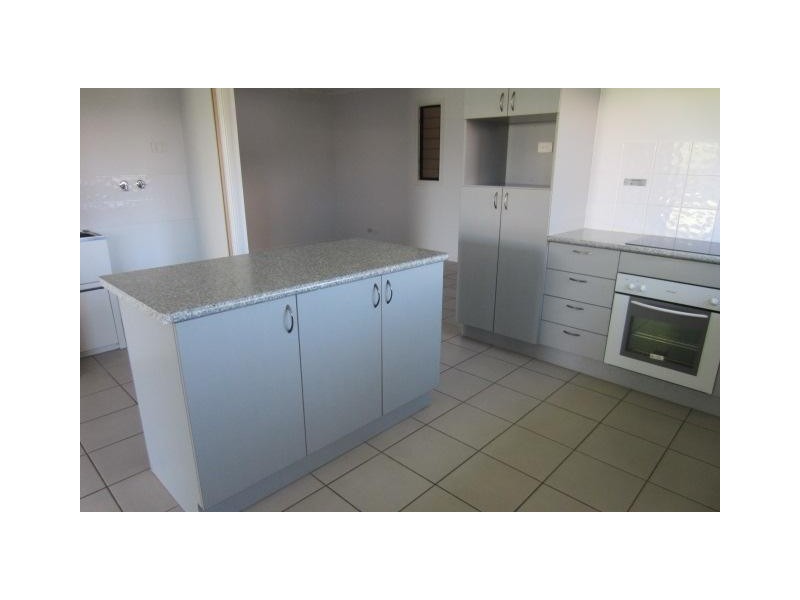 1/7 Crista Court, Kelso QLD 4815