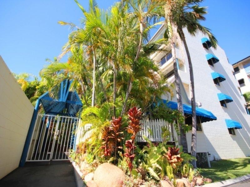 2/270 Walker Street, Townsville City QLD 4810