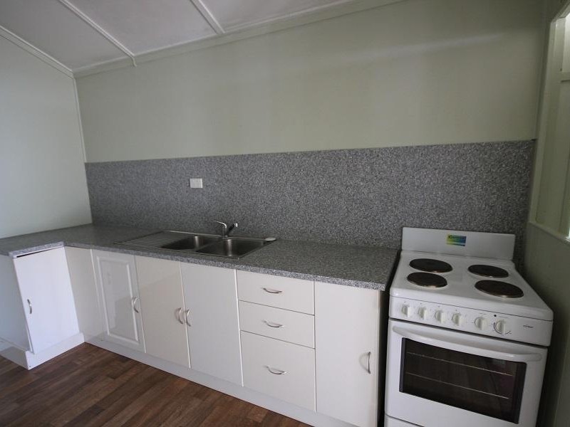 2/29 Brooks Street, Railway Estate QLD 4810