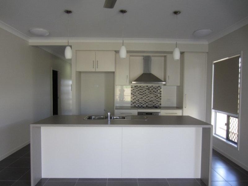 125 Daydream Circuit, Burdell QLD 4818