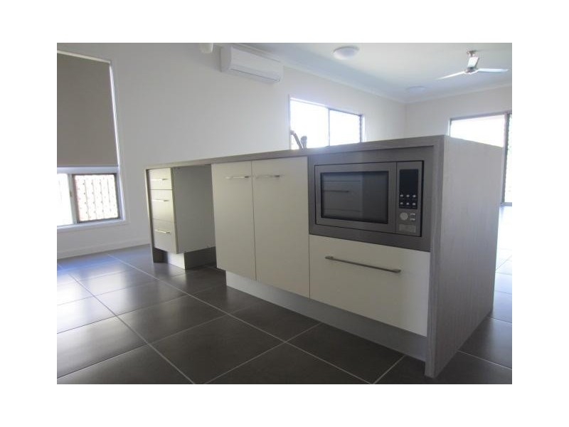 125 Daydream Circuit, Burdell QLD 4818