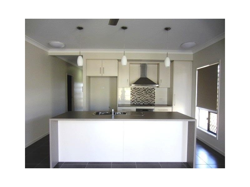 125 Daydream Circuit, Burdell QLD 4818