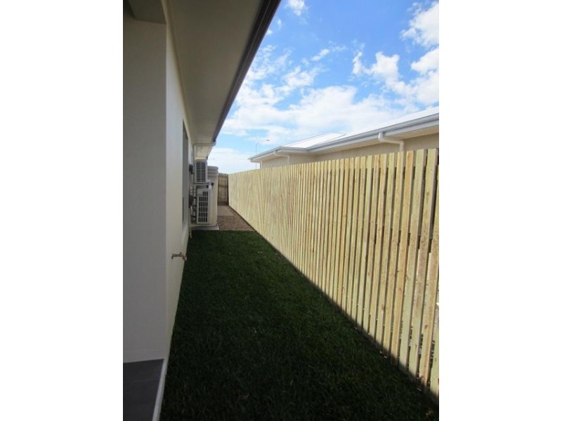 125 Daydream Circuit, Burdell QLD 4818