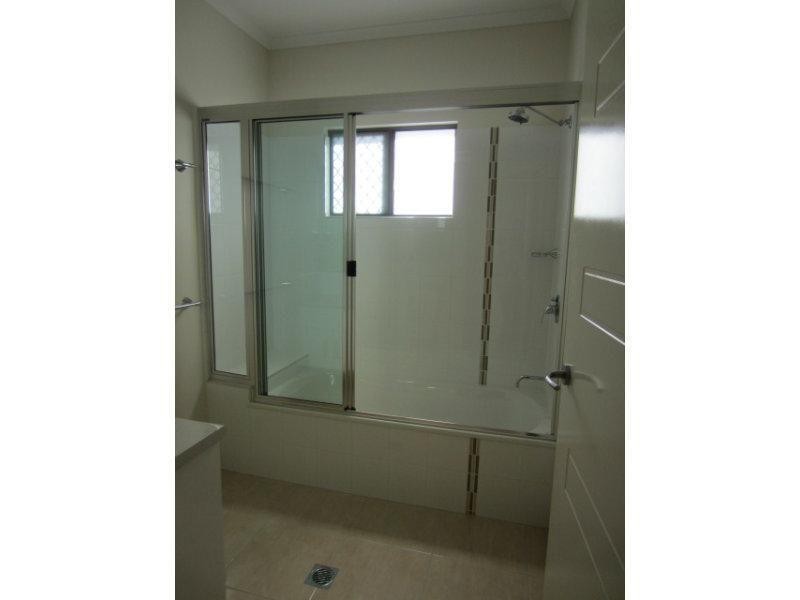 8 Jarvis Street, Burdell QLD 4818