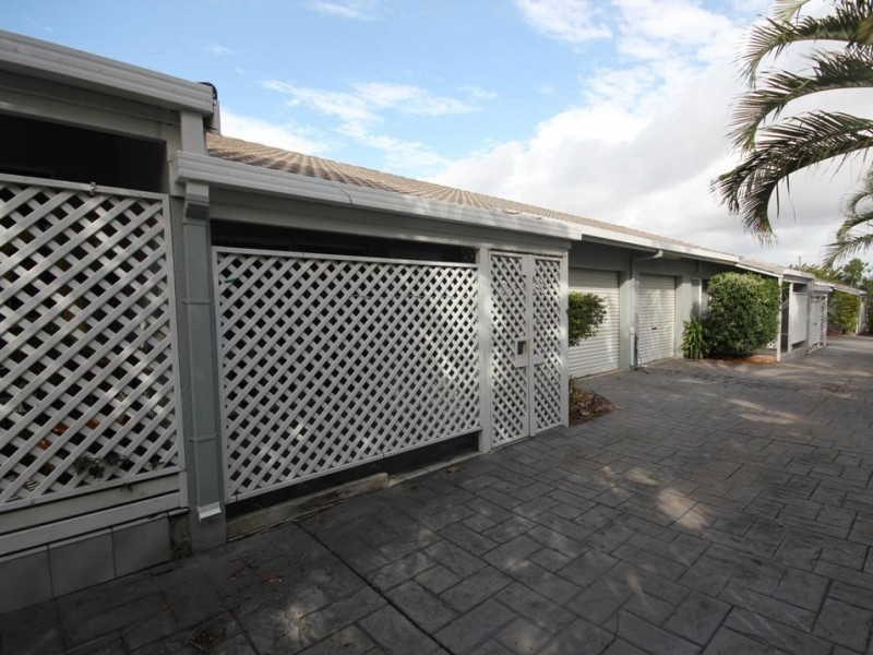 West End QLD 4810