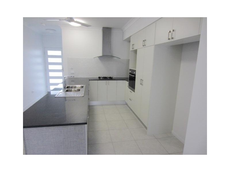 32 Velasco, Burdell QLD 4818