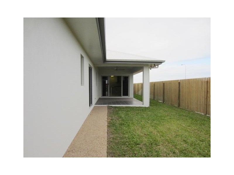 32 Velasco, Burdell QLD 4818