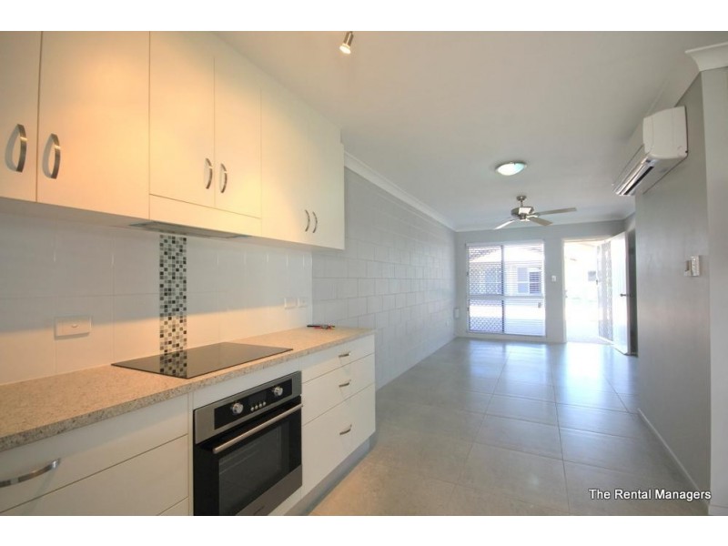 4/32 Henry Street, West End QLD 4810