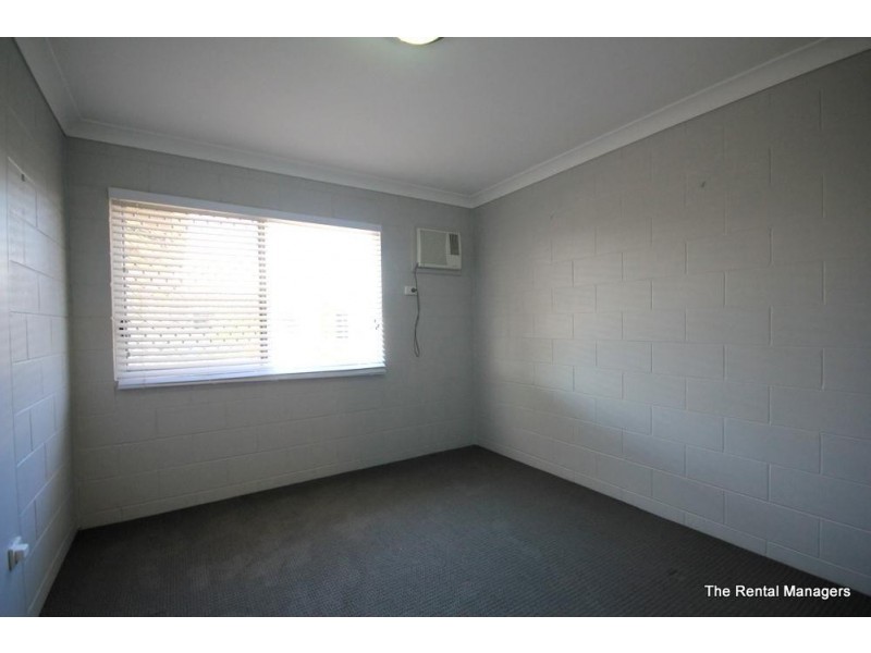 4/32 Henry Street, West End QLD 4810