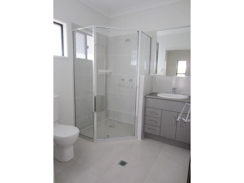 40 Izaro Circuit, Burdell QLD 4818