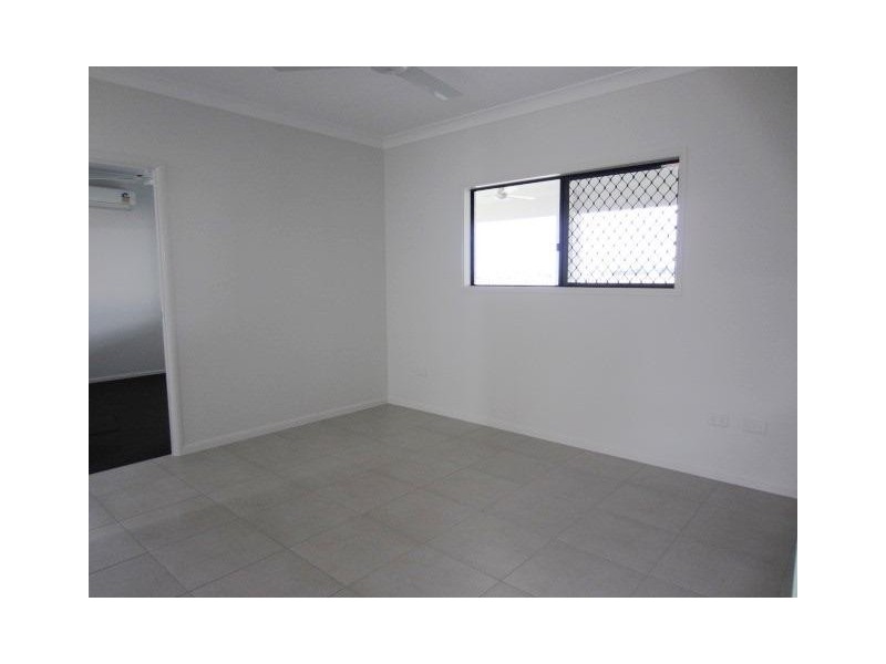 40 Izaro Circuit, Burdell QLD 4818