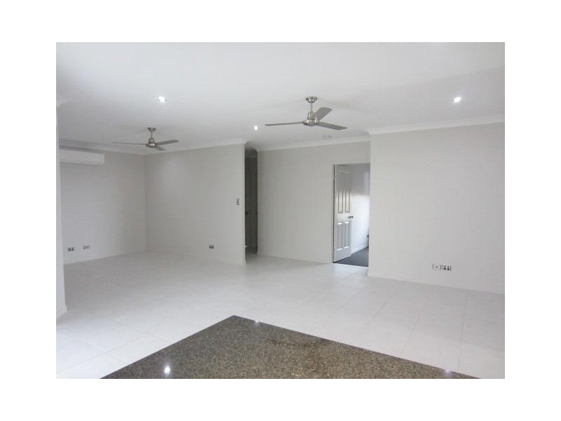 103 Daydream Circuit, Burdell QLD 4818