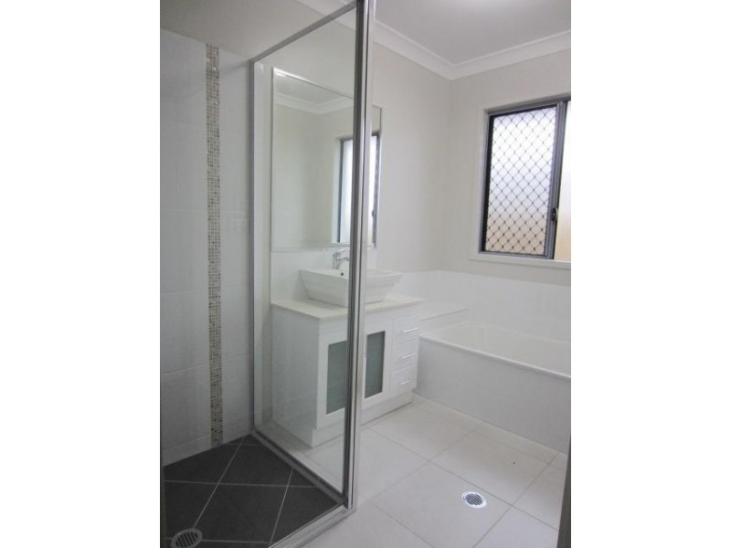 103 Daydream Circuit, Burdell QLD 4818