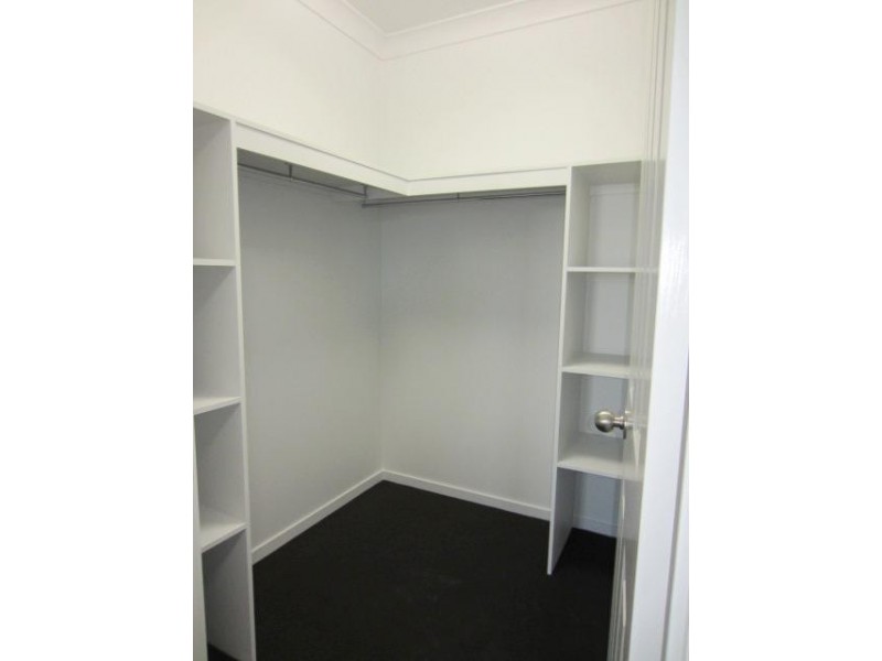 10 Molokai Street, Burdell QLD 4818