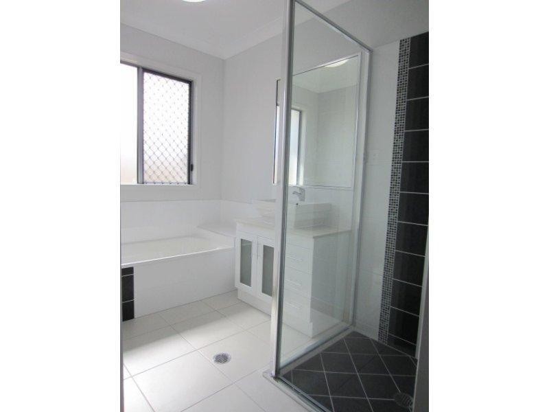 10 Molokai Street, Burdell QLD 4818