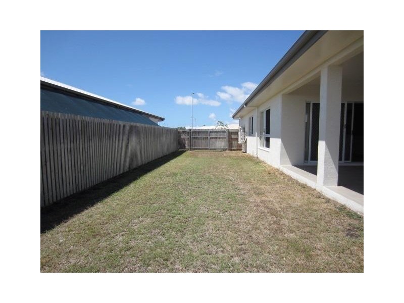 9 Lanai Avenue, Burdell QLD 4818