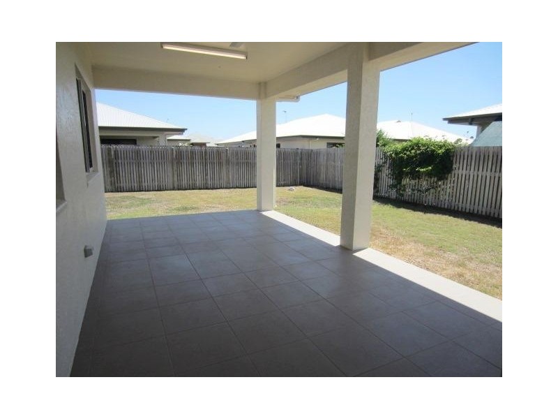 9 Lanai Avenue, Burdell QLD 4818