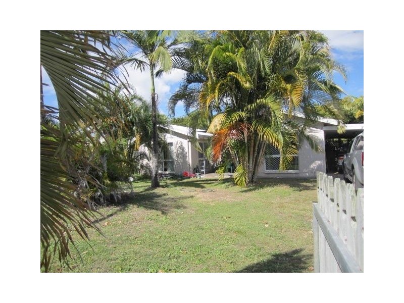 96 Marina Drive, Bushland Beach QLD 4818