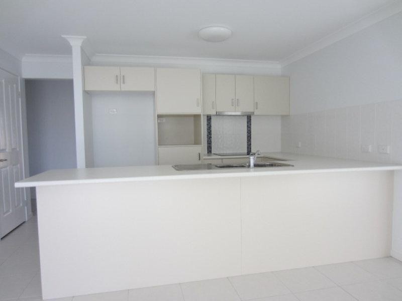 61 Sanctum Boulevard, Mount Low QLD 4818