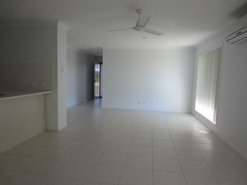 61 Sanctum Boulevard, Mount Low QLD 4818