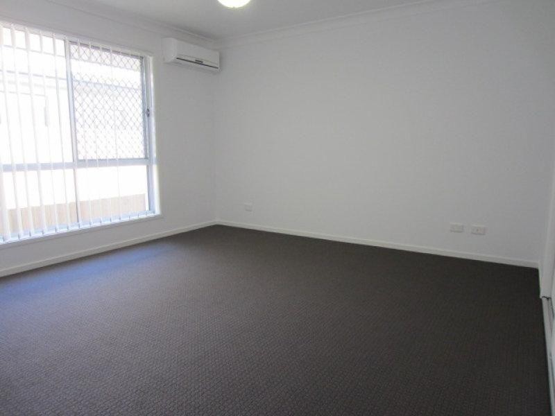 61 Sanctum Boulevard, Mount Low QLD 4818