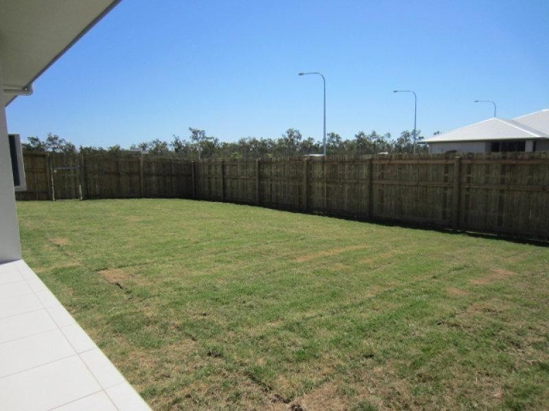 61 Sanctum Boulevard, Mount Low QLD 4818