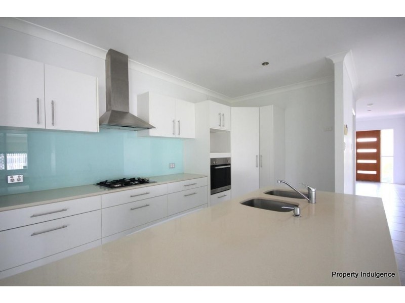 3 Waterdragon Link, Douglas QLD 4814