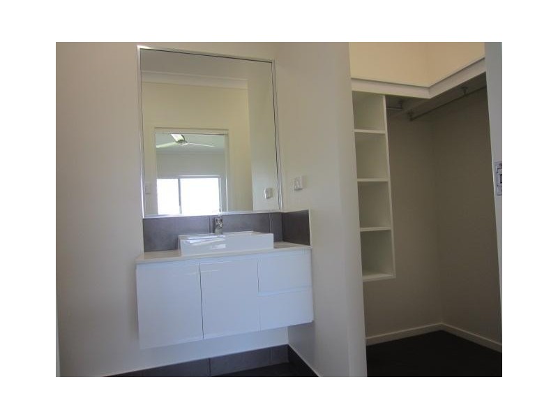 33 Madonis Way, Burdell QLD 4818