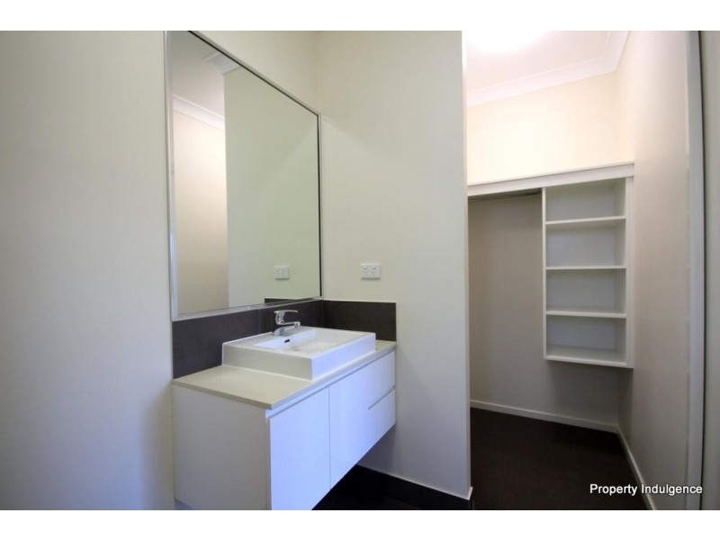 33 Madonis Way, Burdell QLD 4818