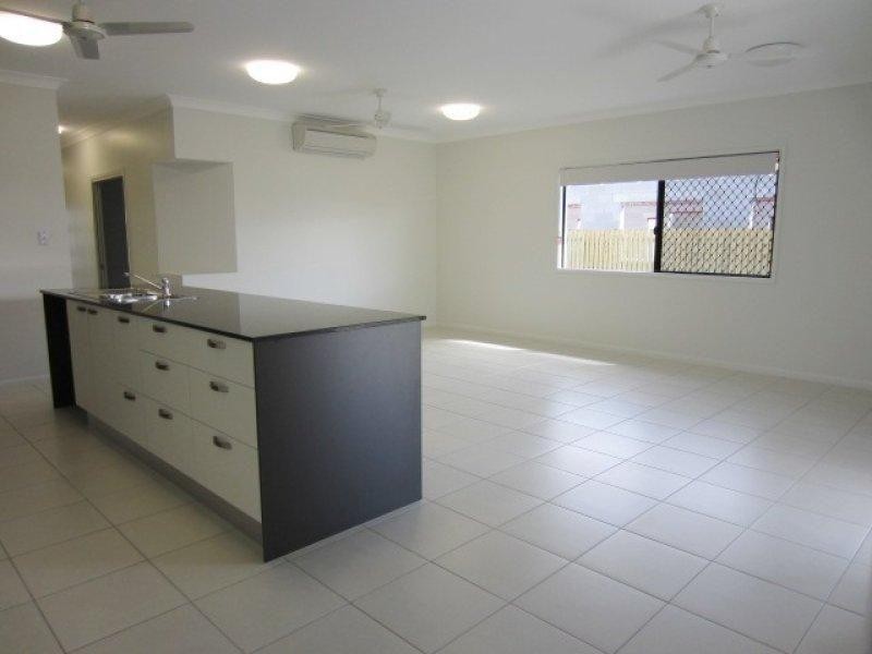 9 Batiki Crescent, Burdell QLD 4818