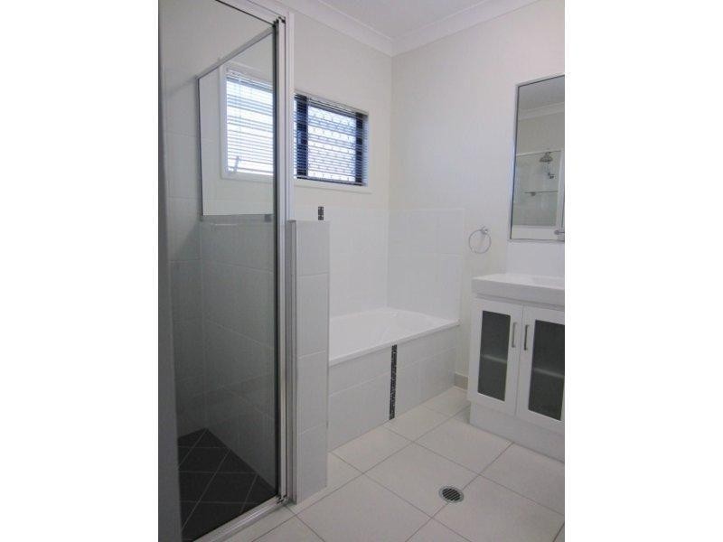 9 Batiki Crescent, Burdell QLD 4818