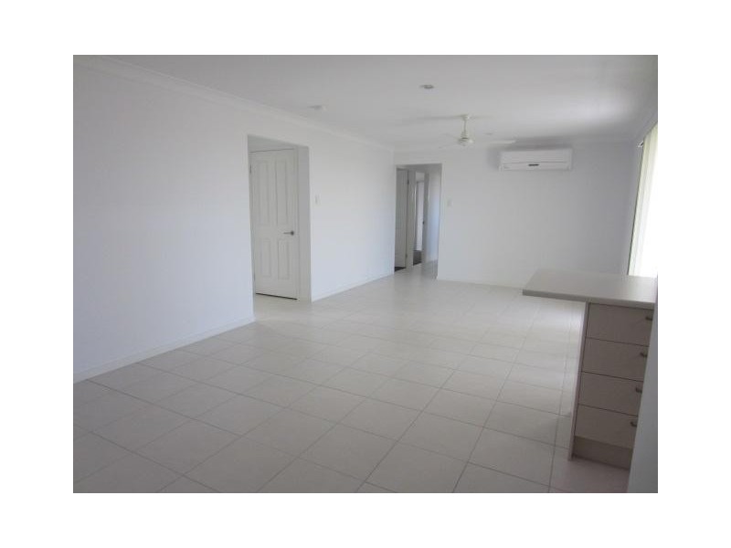 27 Epping Way, Mount Low QLD 4818