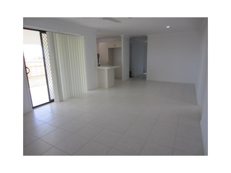 27 Epping Way, Mount Low QLD 4818