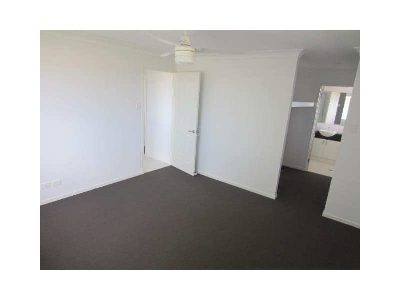 27 Epping Way, Mount Low QLD 4818