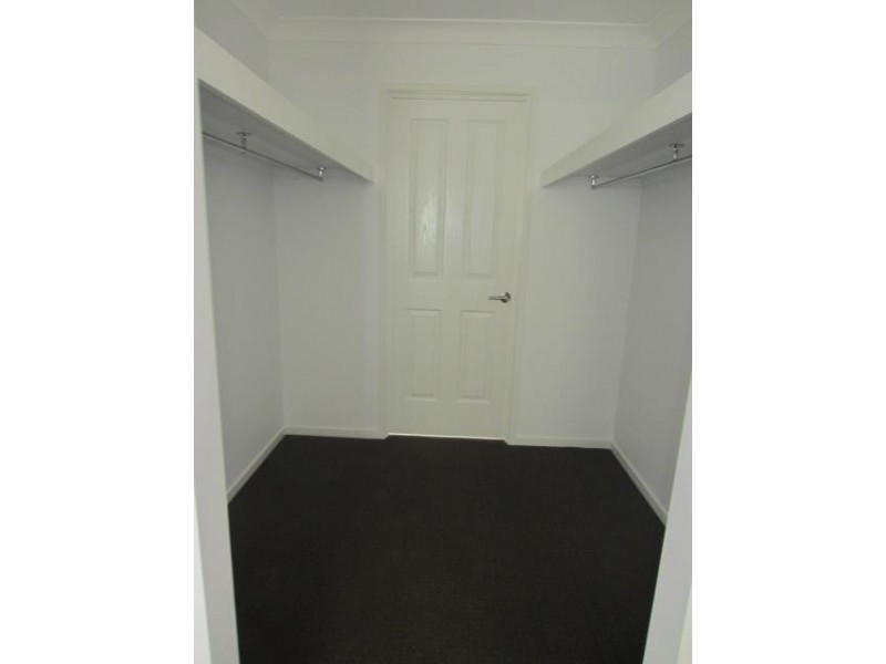 27 Epping Way, Mount Low QLD 4818