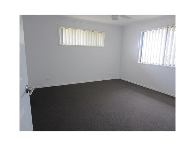 27 Epping Way, Mount Low QLD 4818