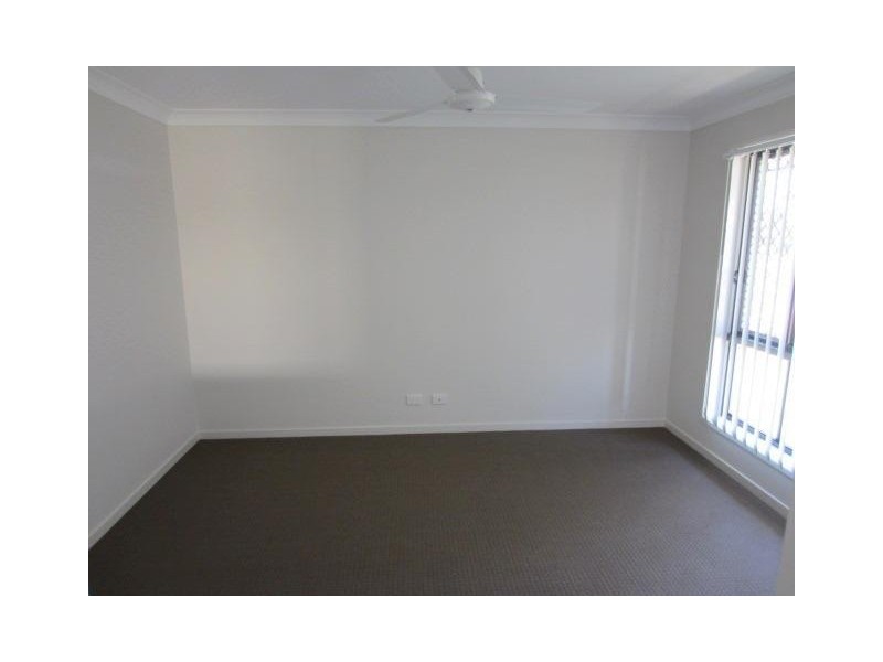 4 Wineglass Bay, Mount Low QLD 4818