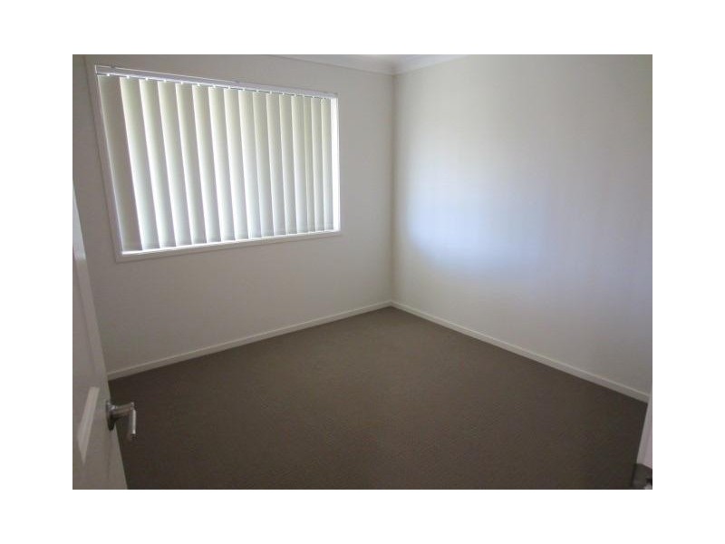 4 Wineglass Bay, Mount Low QLD 4818