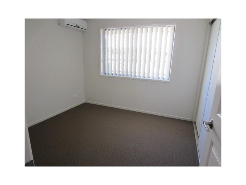 4 Wineglass Bay, Mount Low QLD 4818