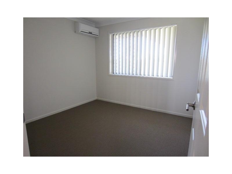 4 Wineglass Bay, Mount Low QLD 4818