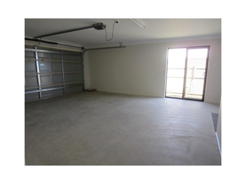 4 Wineglass Bay, Mount Low QLD 4818