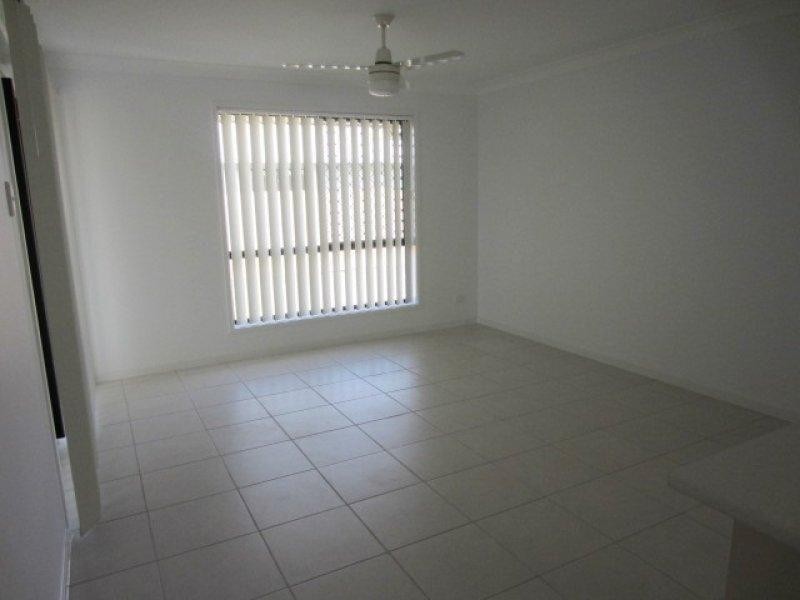 6 Wineglass Bay Avenue, Mount Low QLD 4818