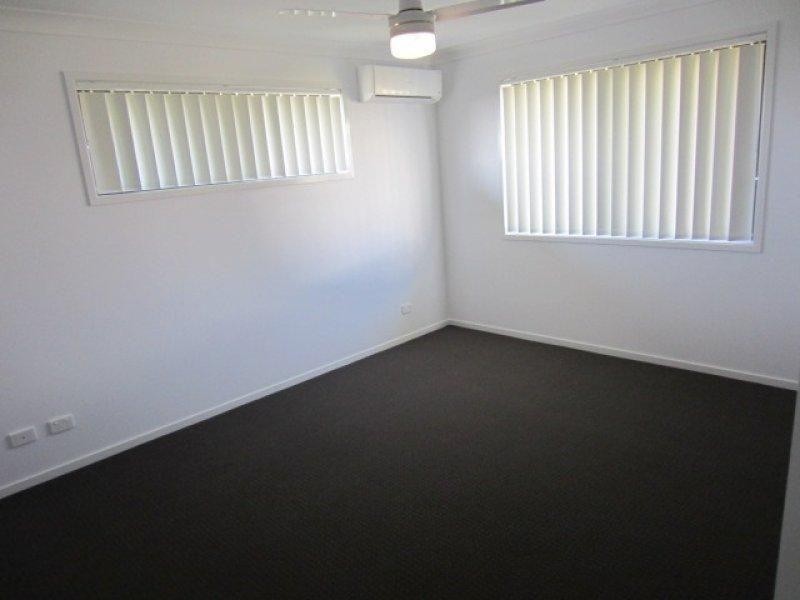 6 Wineglass Bay Avenue, Mount Low QLD 4818